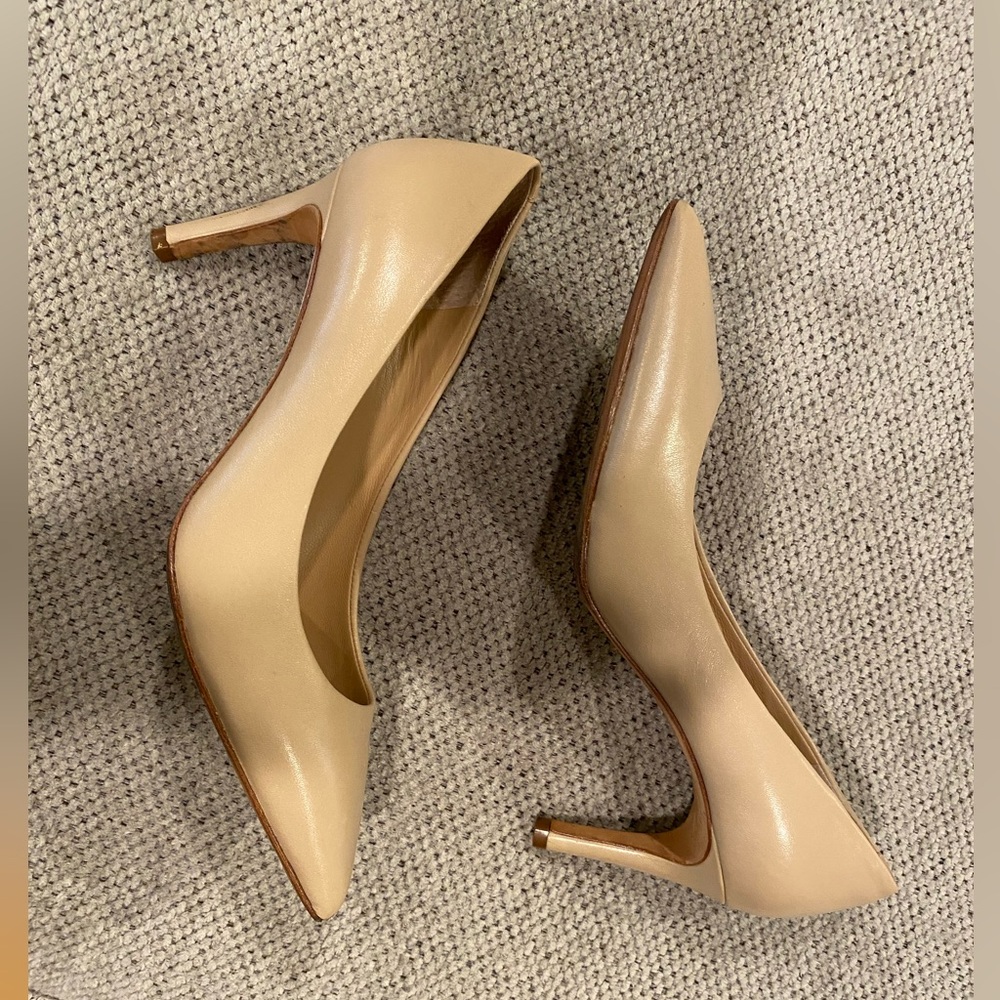 Diane von Furstenberg- Classic nude pumps - Size 6